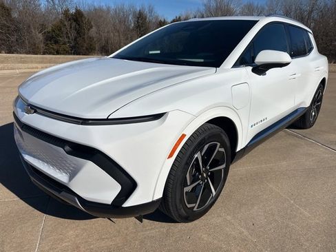 Certified 2025 Chevrolet Equinox EV LT image 1