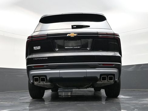 Used 2025 Chevrolet Traverse LT FWD image 20