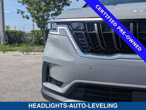 Used 2022 Kia Carnival EX FWD image 10