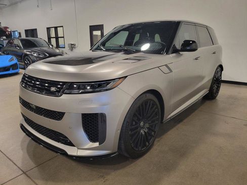 Used 2024 Land Rover Range Rover Sport image 6