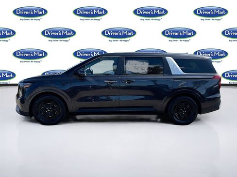 Used 2025 Kia Carnival FWD image 4