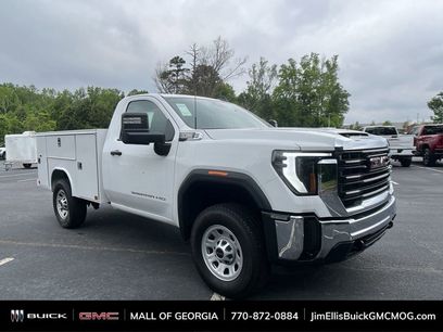 New 2024 GMC Sierra 3500 Pro w/ Convenience Package