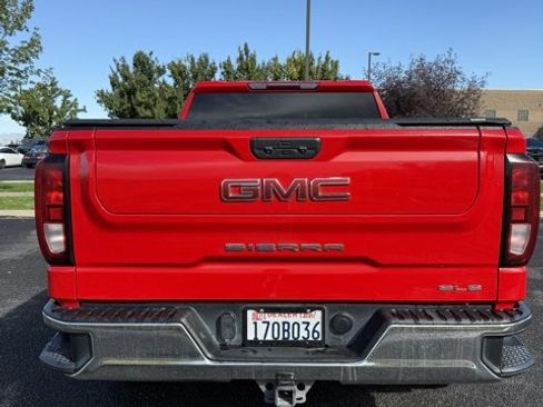Used 2022 GMC Sierra 1500 SLE image 8