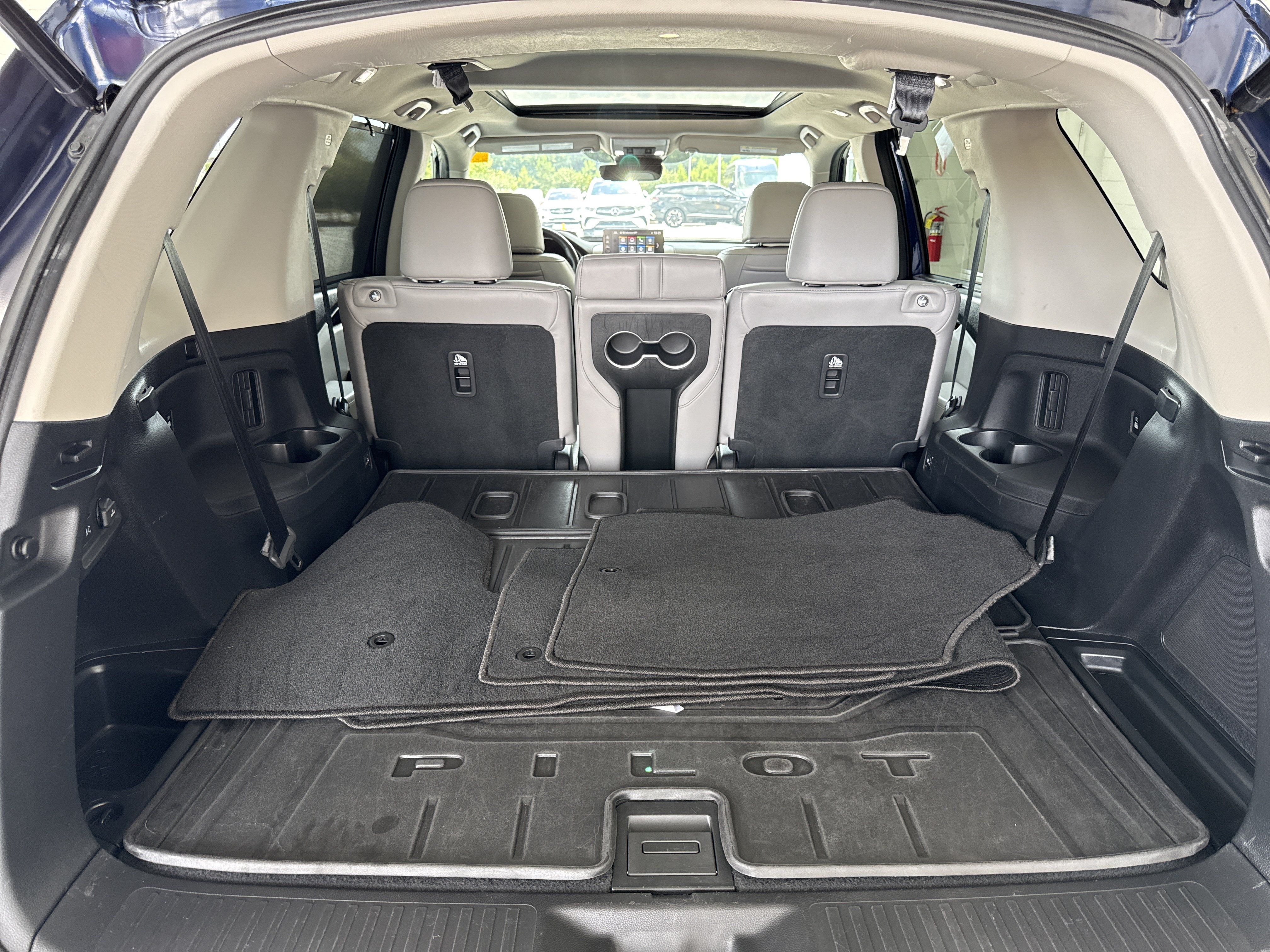 Used 2023 Honda Pilot Elite image 11