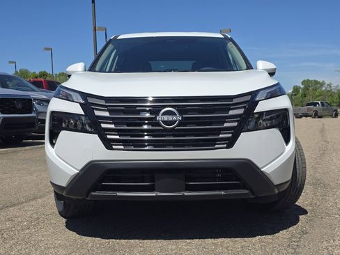 New 2026 Nissan Rogue SV w/ Cold Weather Package AWD/4WD image 7
