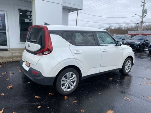 Used 2020 Kia Soul LX image 3