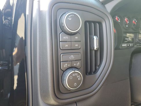 New 2026 Chevrolet Silverado 1500 Custom Trail Boss w/ LPO, Dark Essentials Package AWD/4WD image 22