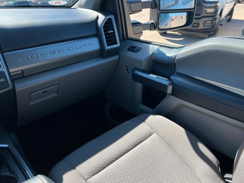 Used 2022 Ford F350 XLT w/ XLT Premium Package image 11