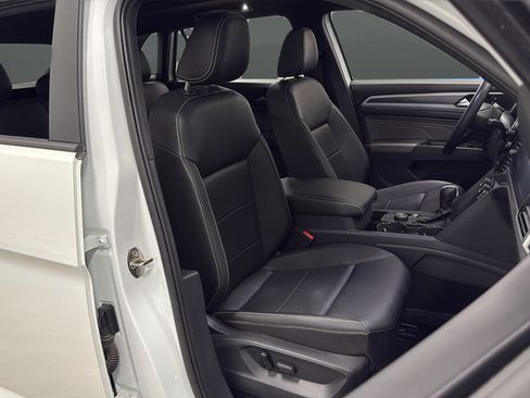 Used 2023 Volkswagen Atlas Cross Sport SEL R-Line AWD/4WD image 24