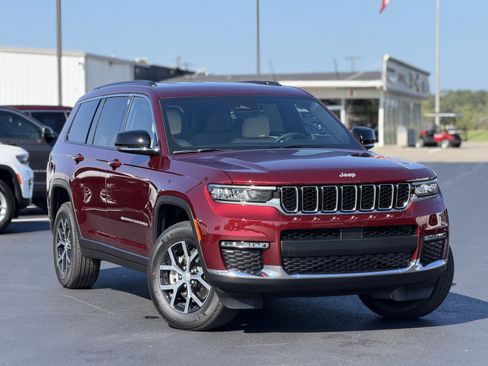 New 2025 Jeep Grand Cherokee L Limited image 3