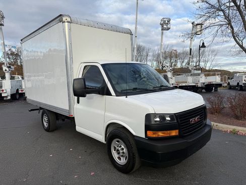 Used 2018 GMC Savana 3500 w/ Power Convenience Package image 7