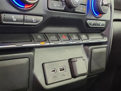 Used 2020 Chevrolet Silverado 1500 LT w/ Texas Edition image 21