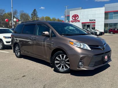 Used 2020 Toyota Sienna XLE w/ XLE Navigation Package