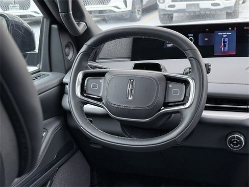 New 2025 Lincoln Navigator Reserve w/ Jet Appearance Package image 19