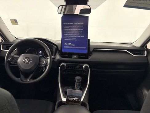 Used 2021 Toyota RAV4 LE image 25