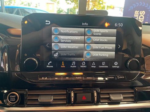 Used 2024 Nissan Pathfinder Platinum AWD/4WD image 35