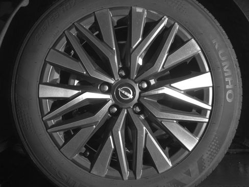 Used 2025 Nissan Altima 2.5 SV image 11