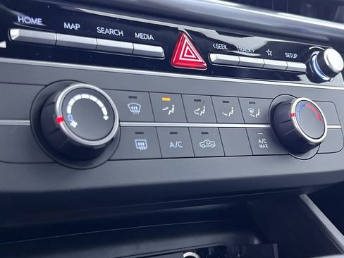 Used 2025 Hyundai Santa Cruz SE image 21