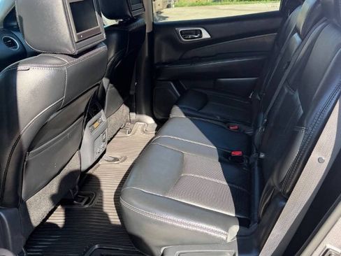 Used 2015 Nissan Pathfinder Platinum w/ Family Entertainment Package FWD image 12