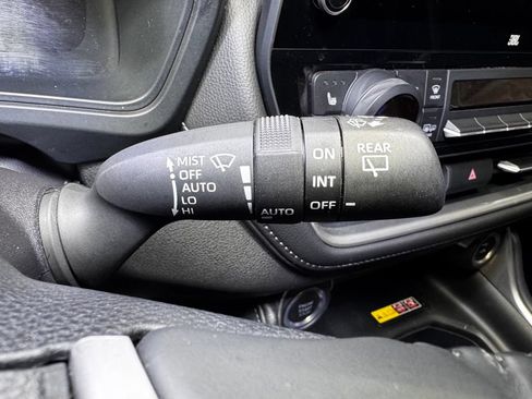 Used 2025 Toyota Grand Highlander AWD image 27