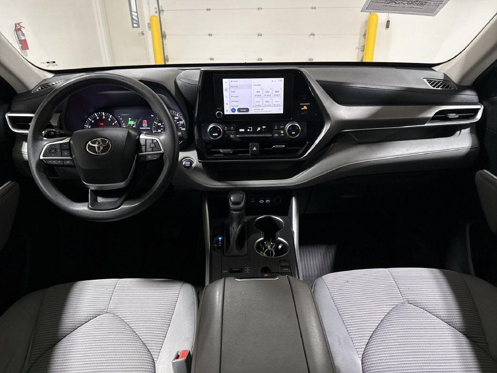 Used 2023 Toyota Highlander L FWD image 10