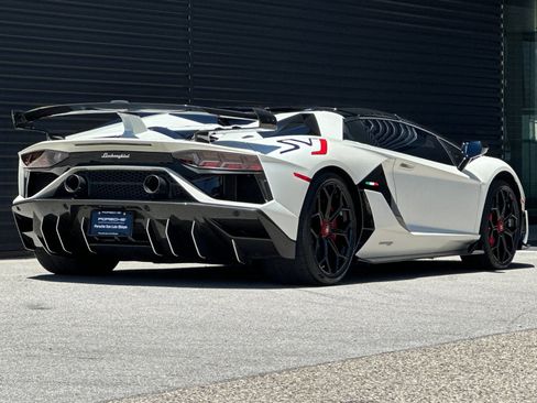 Used 2020 Lamborghini Aventador SVJ AWD/4WD image 8