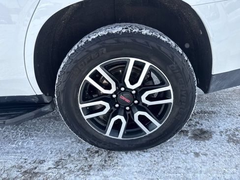 Used 2024 GMC Yukon AT4 AWD/4WD image 23