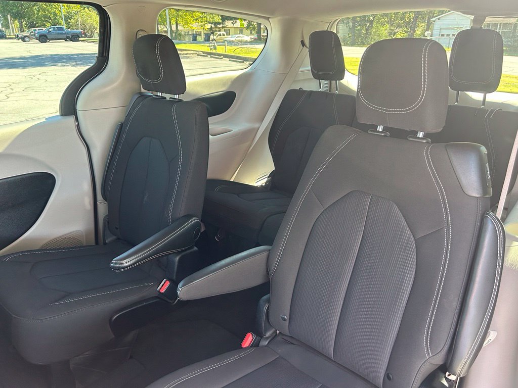Used 2023 Chrysler Voyager LX FWD image 31