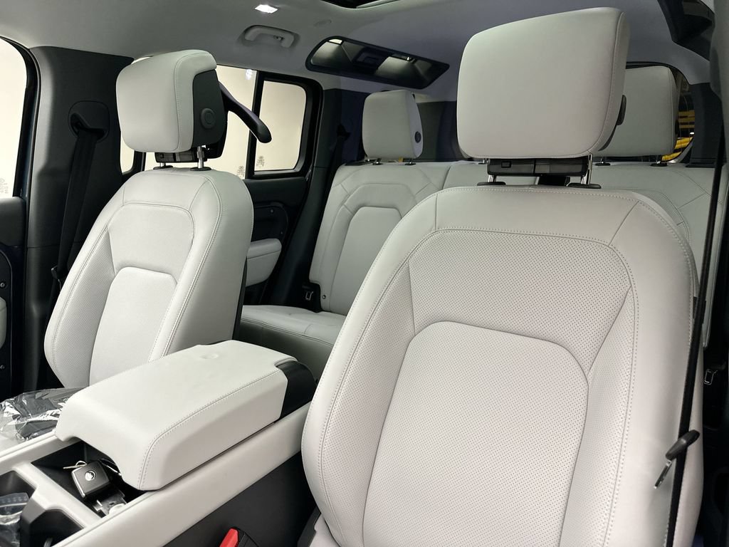 New 2026 Land Rover Defender 110 S AWD/4WD image 10