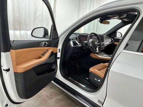 Used 2026 BMW X5 xDrive50e w/ Premium Package image 24