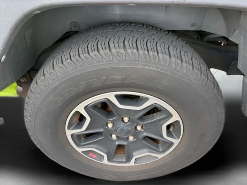 Used 2012 Jeep Wrangler Unlimited Sport image 33