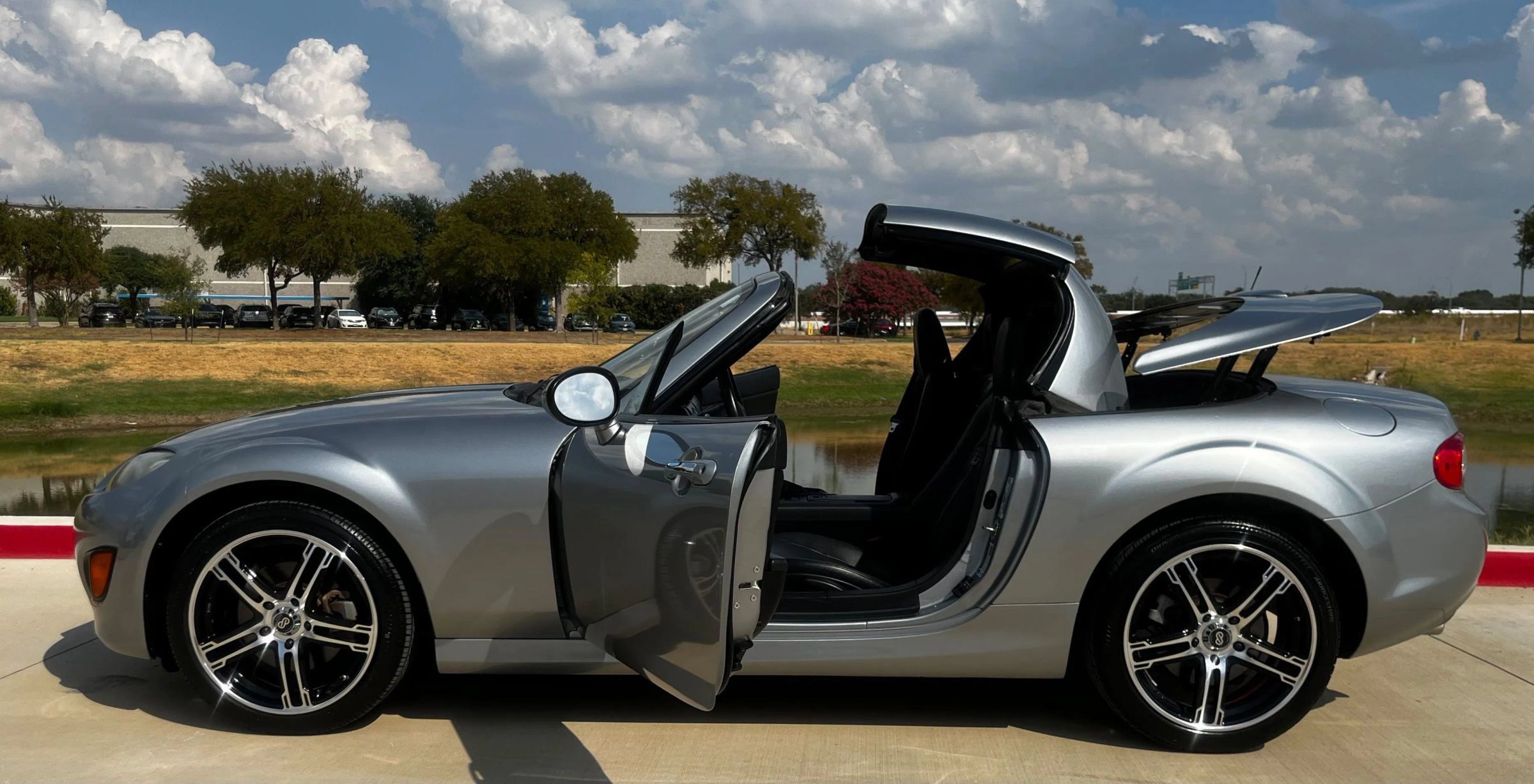 Used 2012 MAZDA MX-5 Miata Touring RWD image 12