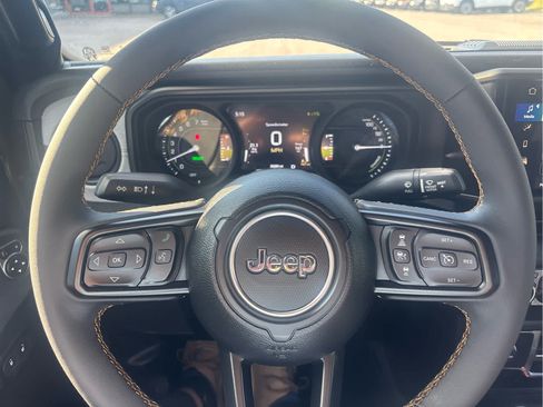 Used 2024 Jeep Wrangler Unlimited w/ Convenience Group AWD/4WD image 14
