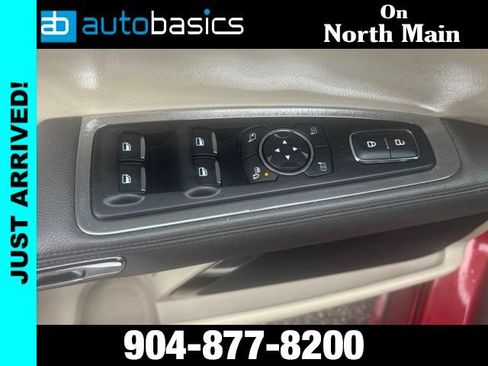 Used 2017 Lincoln Continental Select FWD image 19