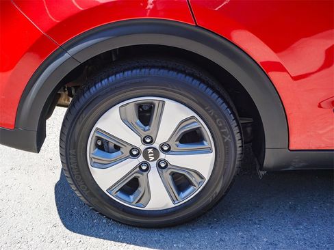 Used 2019 Kia Niro LX image 8