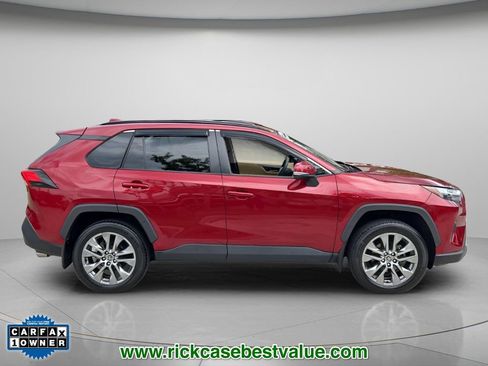 Used 2023 Toyota RAV4 XLE Premium FWD image 4