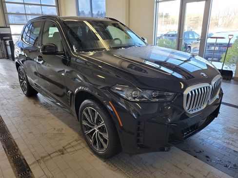 New 2026 BMW X5 xDrive40i w/ M Sport Package AWD/4WD image 9
