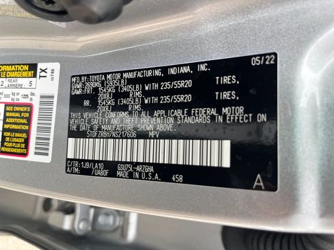 Certified 2022 Toyota Highlander Platinum image 33