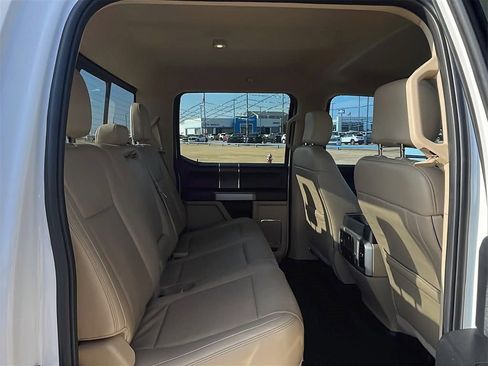 Used 2018 Ford F250 Lariat w/ Chrome Package image 14