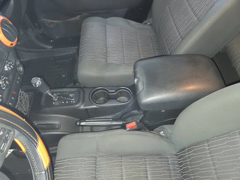 Used 2012 Jeep Wrangler Sahara w/ Dual Top Group AWD/4WD image 19