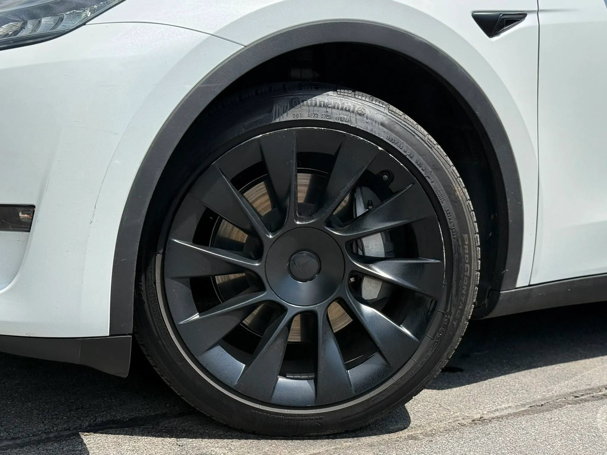 Used 2023 Tesla Model Y AWD image 49