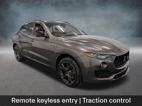 Used 2020 Maserati Levante image 3