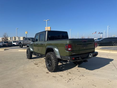 Used 2022 Jeep Gladiator Willys image 3