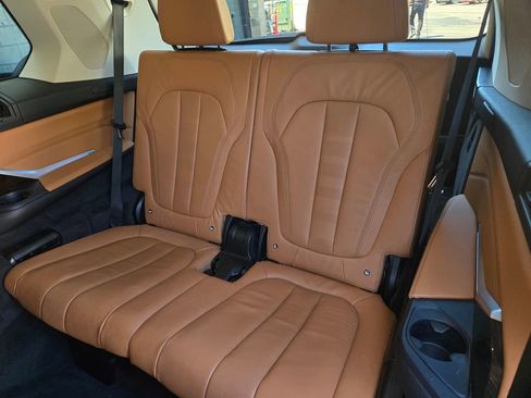 Used 2019 BMW X7 xDrive40i w/ Premium Package AWD/4WD image 17