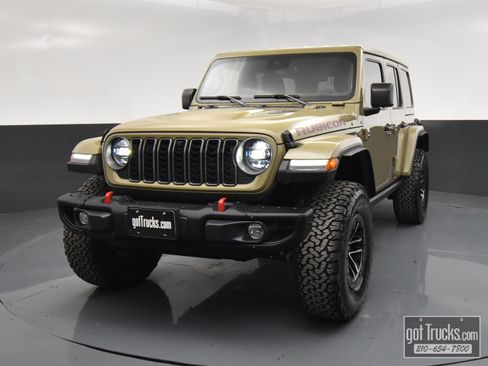 Used 2025 Jeep Wrangler Unlimited Rubicon image 45