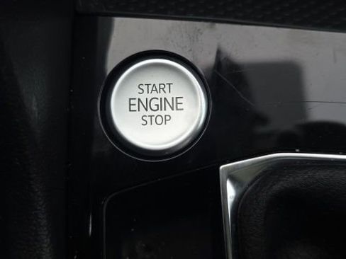 Used 2024 Volkswagen Taos SE image 37