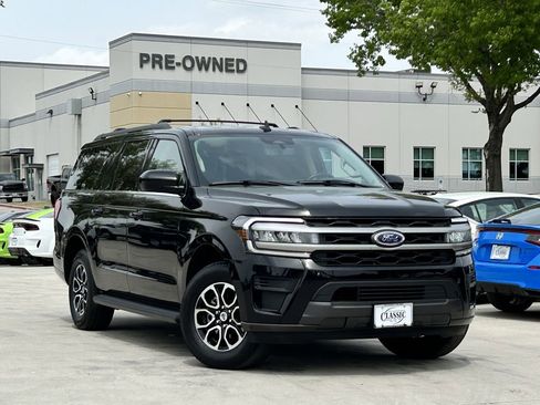 Used 2024 Ford Expedition Max XLT image 2