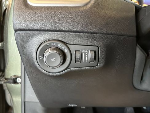 Used 2018 Jeep Compass Latitude w/ Popular Equipment Group AWD/4WD image 18