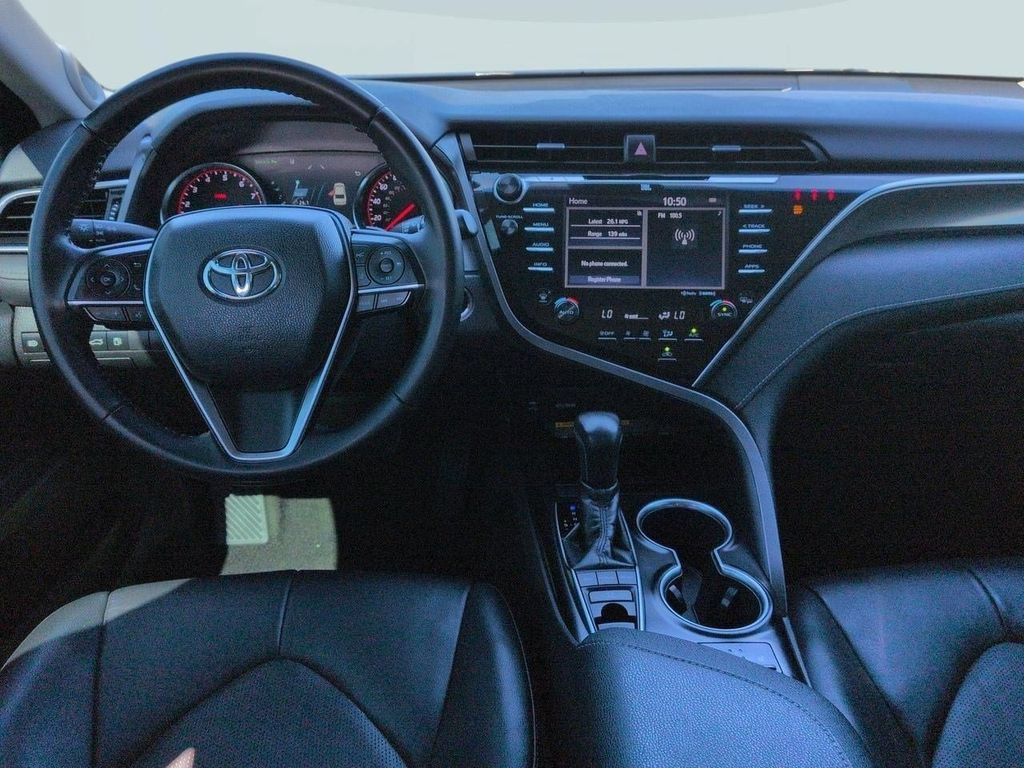 Used 2018 Toyota Camry XSE FWD image 22
