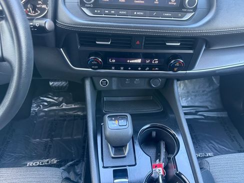 Used 2023 Nissan Rogue SV AWD/4WD image 15